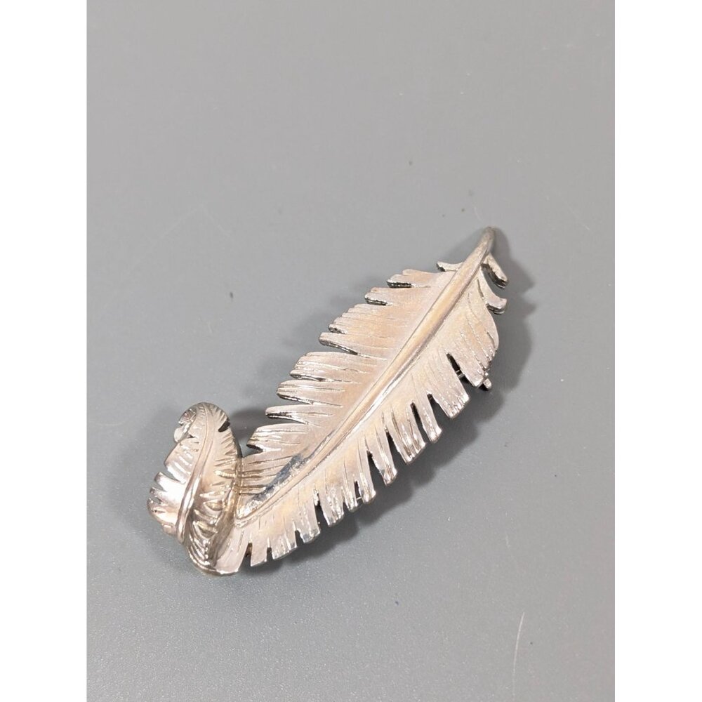 Silver-Tone Feather Shaped Brooch Pin Boho‎ Vintage